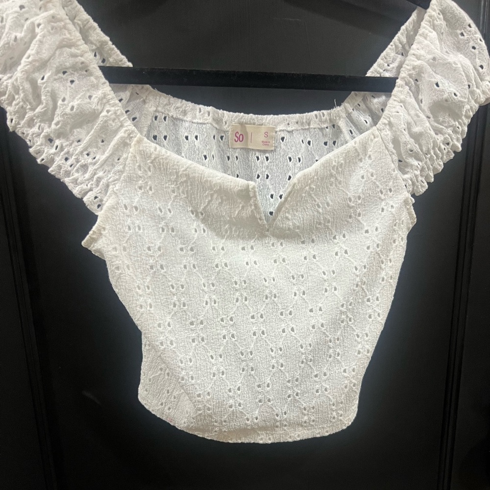 Crop top with puff cap sleeve